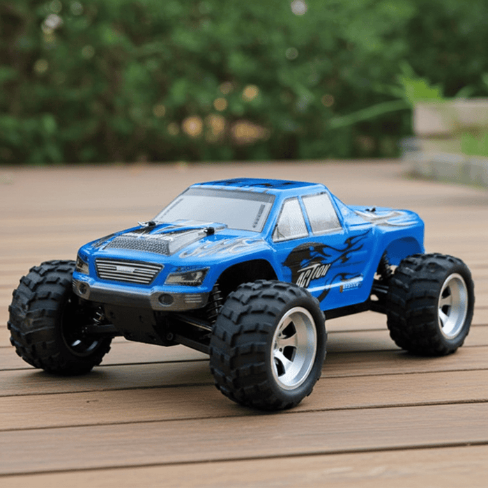 Dash Dynamo: 1:18 Off - Road 4x4 Remote Control Car With Dual Batteries - Monsta Online