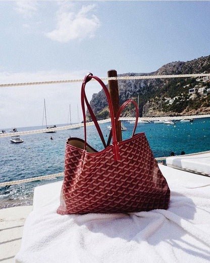 Women's Chic Structured Shoulder Bag – Elegant Versatile Handbag for Every Occasion - Monsta Online