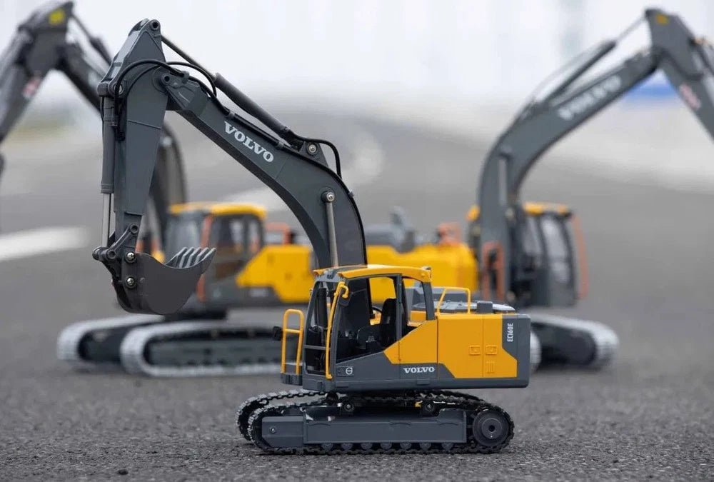 Premium 1:16 Scale Full Function Volvo RC Excavator with Metal Shovel - 17 Channel 3 - in - 1 Toy for Kids and Adults - Monsta Online